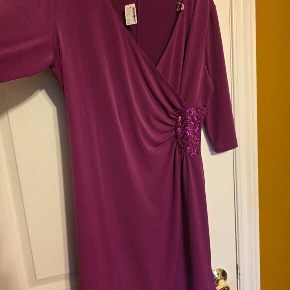 Dress - Picture 1 of 4